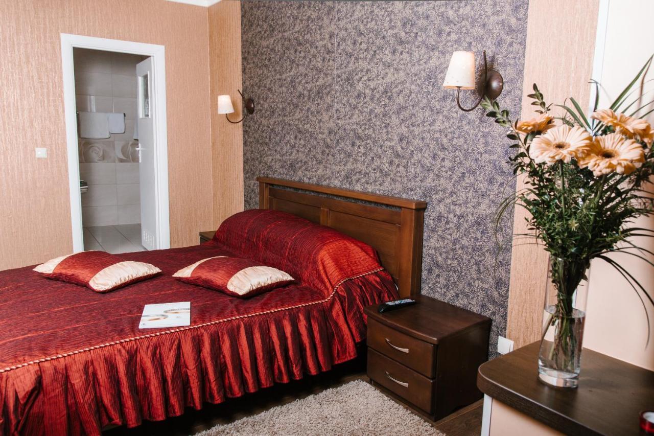 Hotel Dikanka Kulikov Luaran gambar