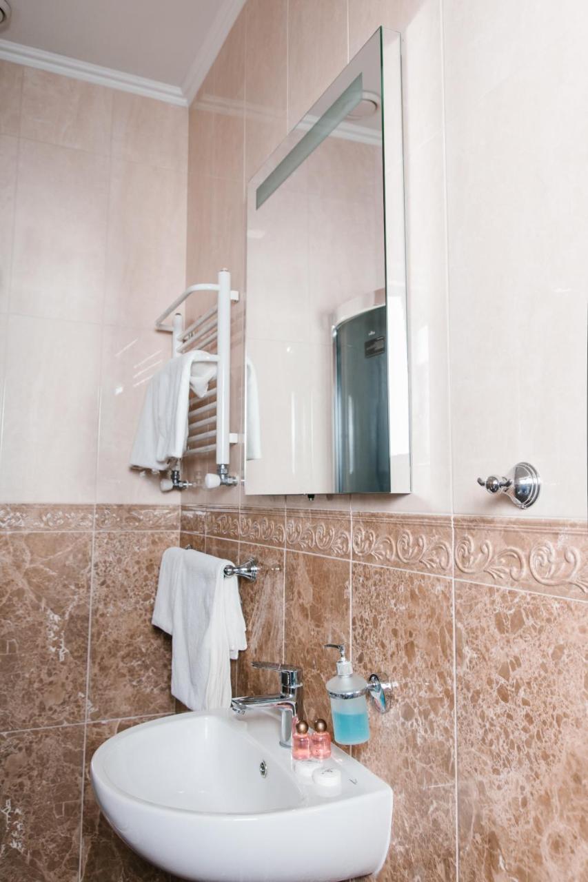 Hotel Dikanka Kulikov Luaran gambar